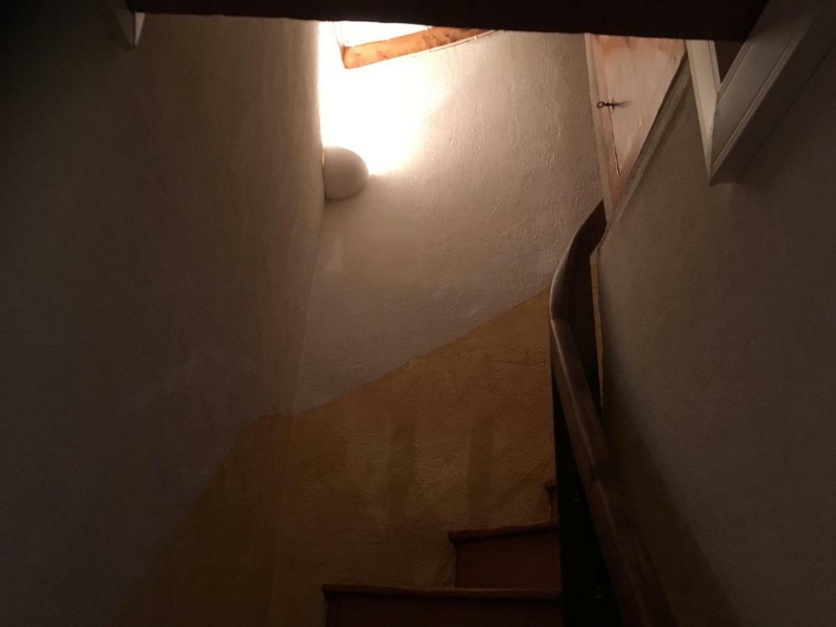 Vila Entre L'Eglise Et La Place Quillan Exteriér fotografie