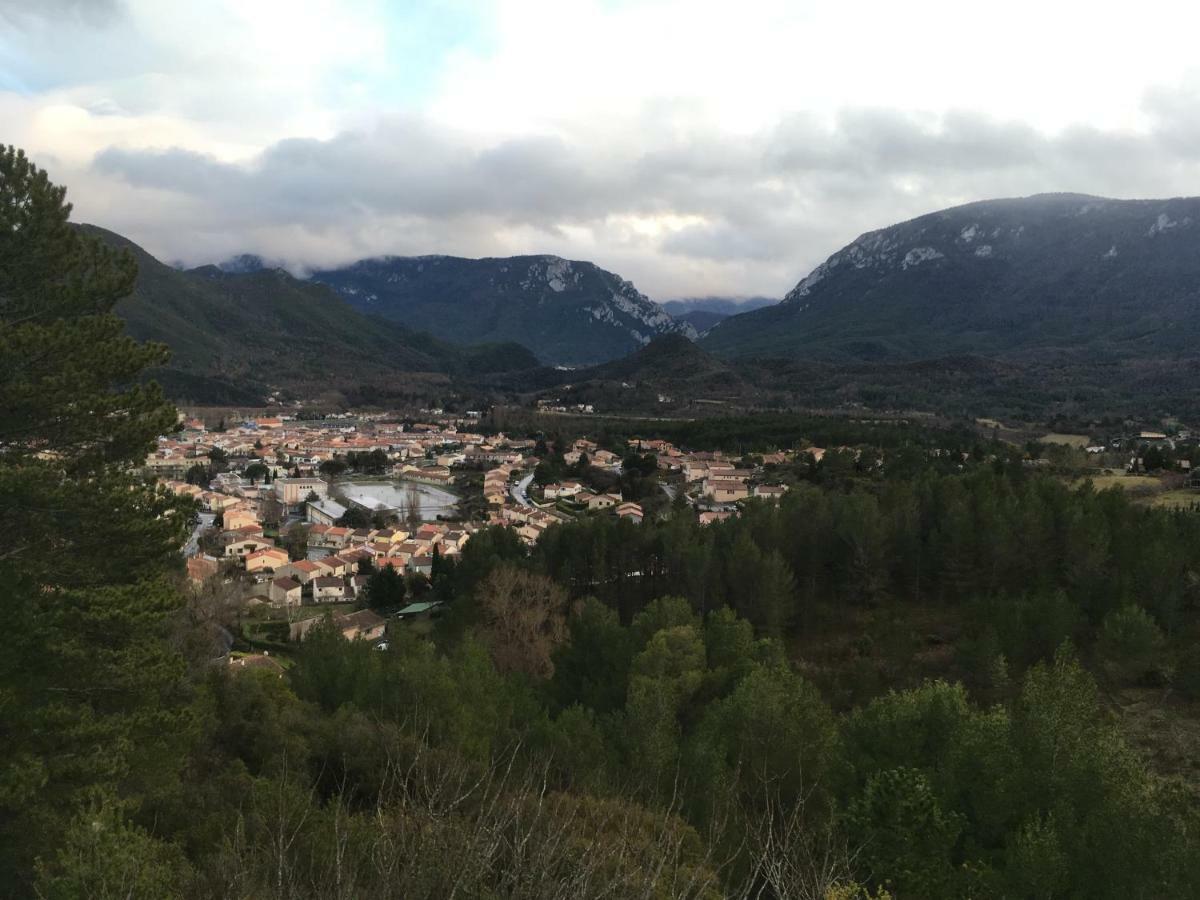 Vila Entre L'Eglise Et La Place Quillan Exteriér fotografie