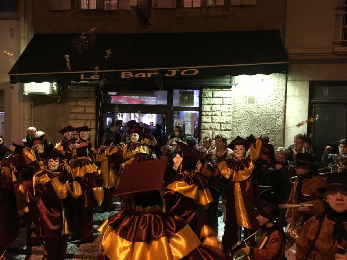 Vila Entre L'Eglise Et La Place Quillan Exteriér fotografie