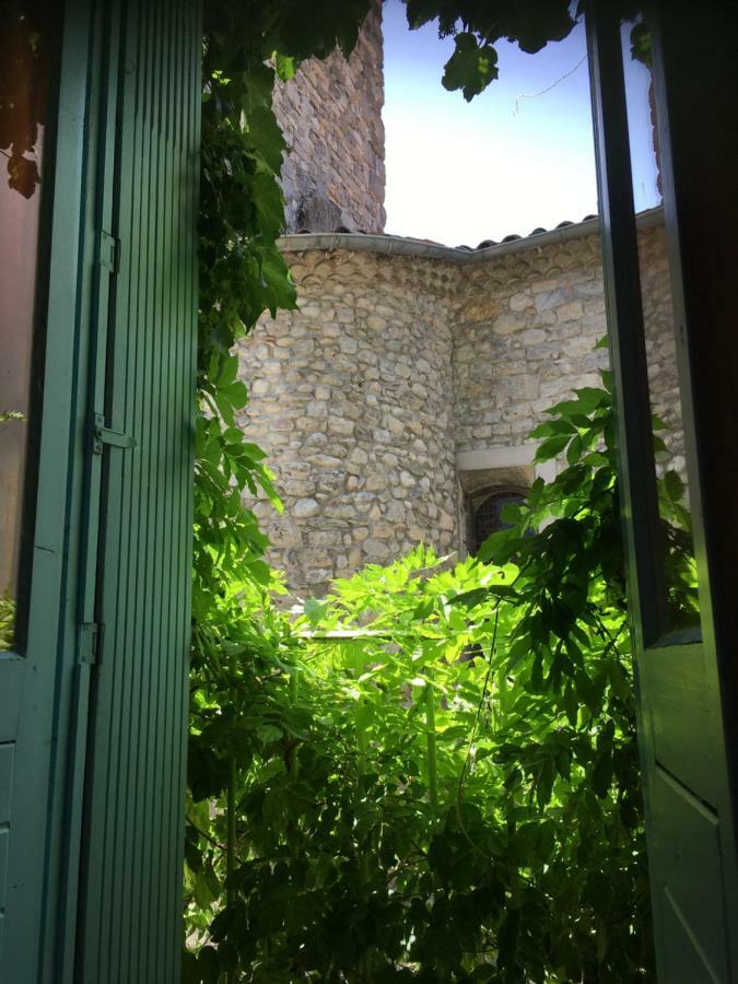 Vila Entre L'Eglise Et La Place Quillan Exteriér fotografie