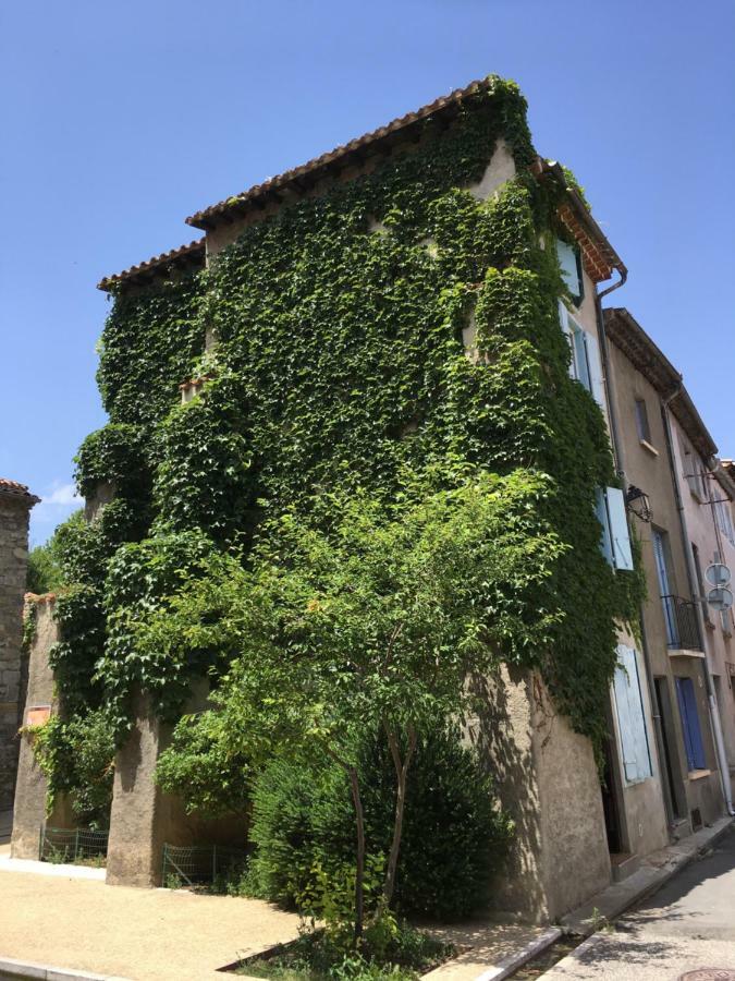 Vila Entre L'Eglise Et La Place Quillan Exteriér fotografie